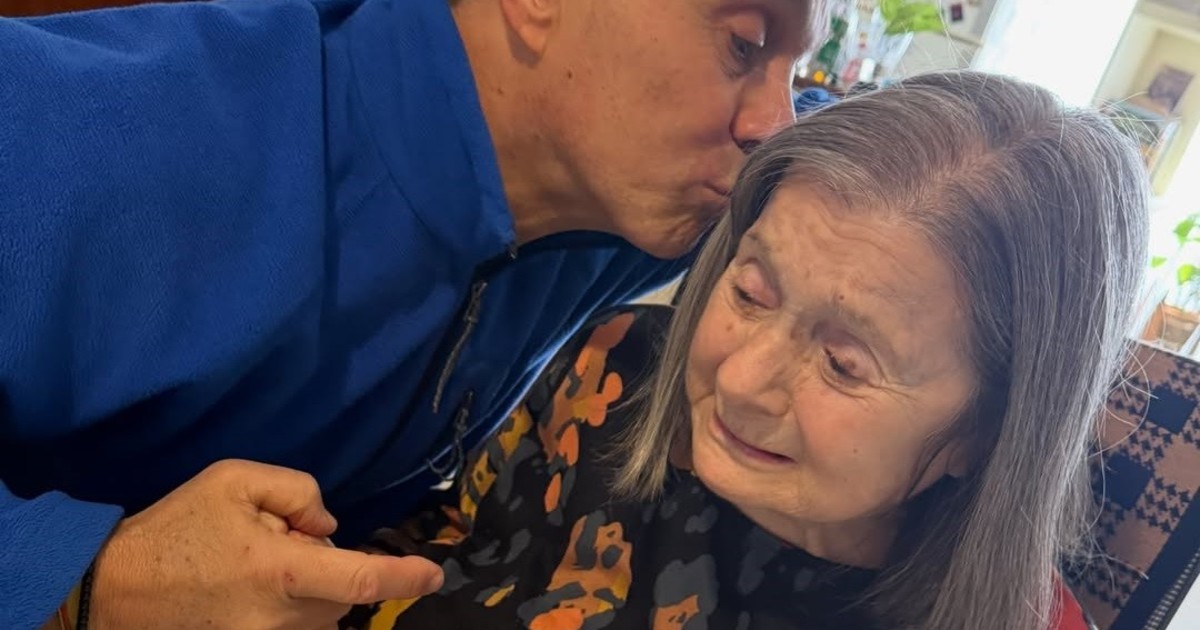 Sergio Lapegüe celebró el cumpleaños de su mamá Elba, a días del violento asalto en su casa de Lomas de Zamora