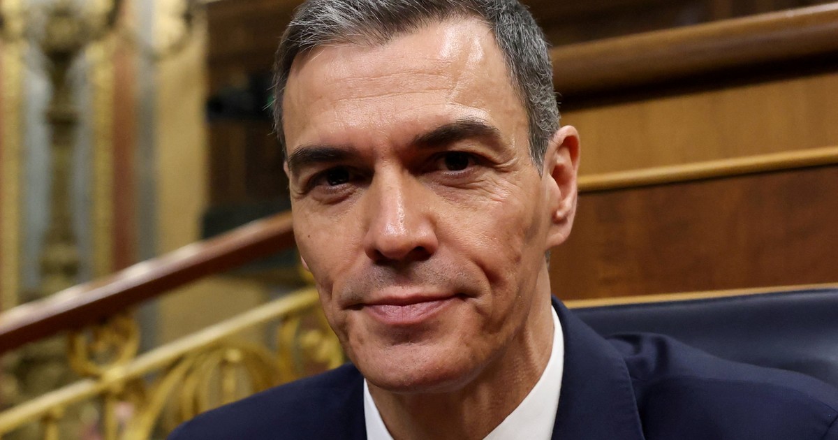Una denuncia de agresión sexual en la policía de España complica a Pedro Sánchez